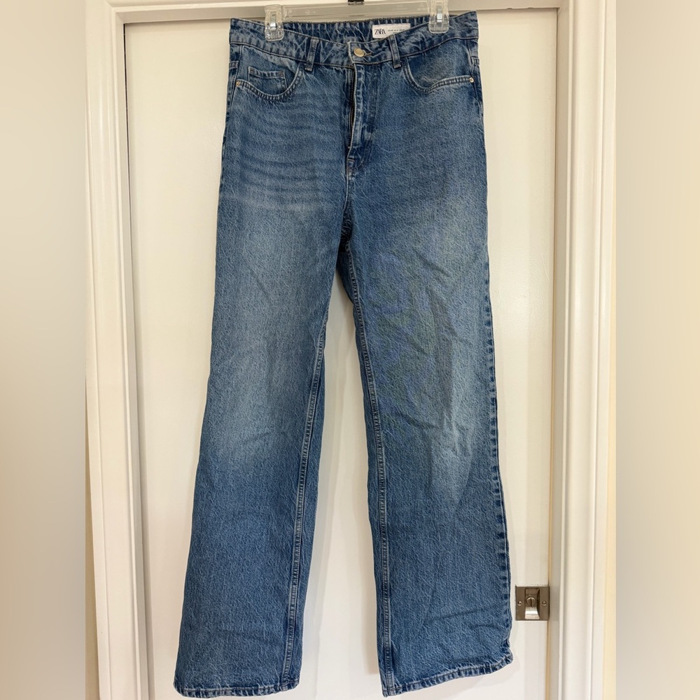 Zara Women’s Mid-Blue Straight Jeans Size 8